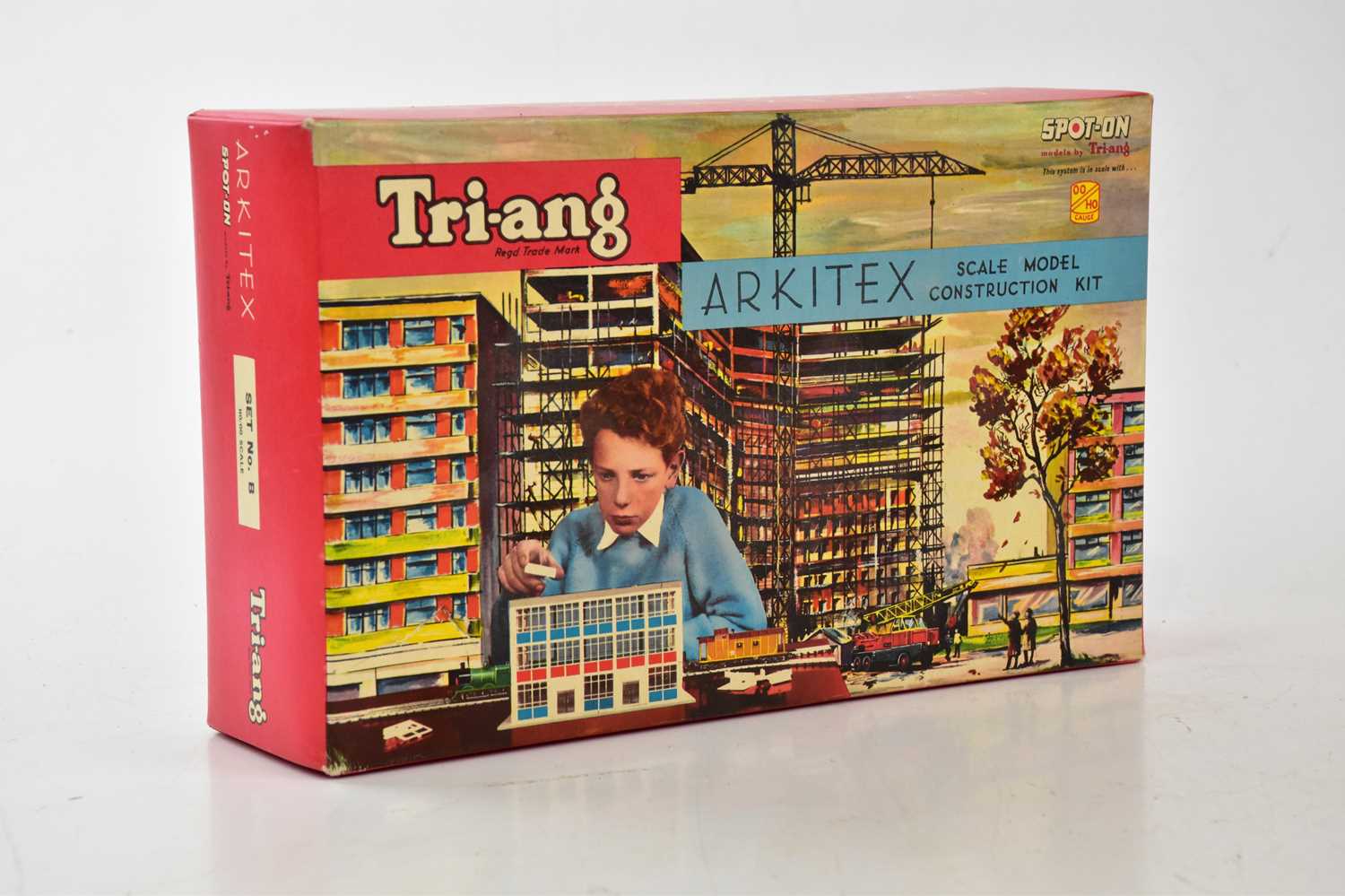 Lot 308 - TRI-ANG; an Arkitex scale model construction