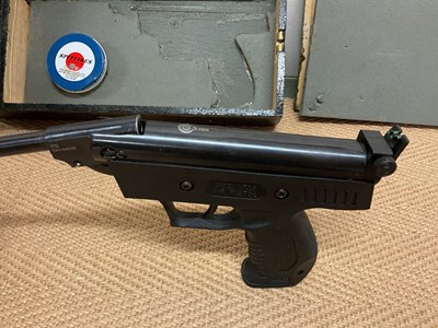 Lot 63 - A Mod XTS3 air pistol in scratch built box