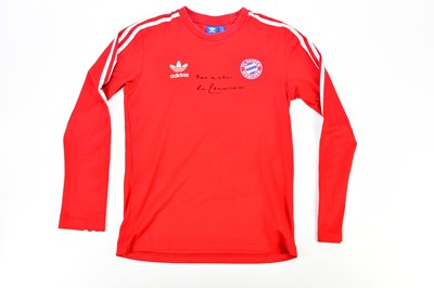 Lot 2311 - BECKENBAUER; a signed retro style Bayern...