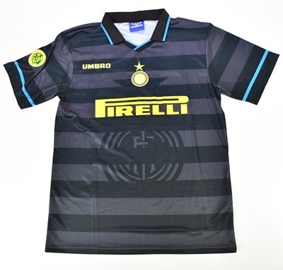 Lot 2304 - RONALDO NAZÁRIO; a Inter Milan retro style...