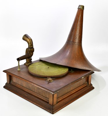 Lot 1160 - An early 20th century oak wind up gramophone...