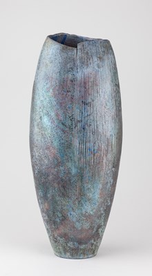 Lot 573 - STEPHEN MURFITT (born 1953); a tall oval raku...