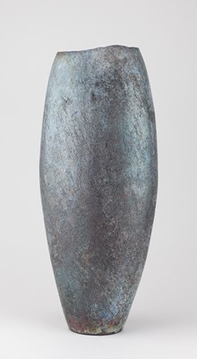 Lot 573 - STEPHEN MURFITT (born 1953); a tall oval raku...