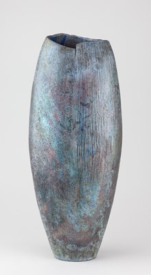 Lot 573 - STEPHEN MURFITT (born 1953); a tall oval raku...