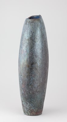 Lot 573 - STEPHEN MURFITT (born 1953); a tall oval raku...