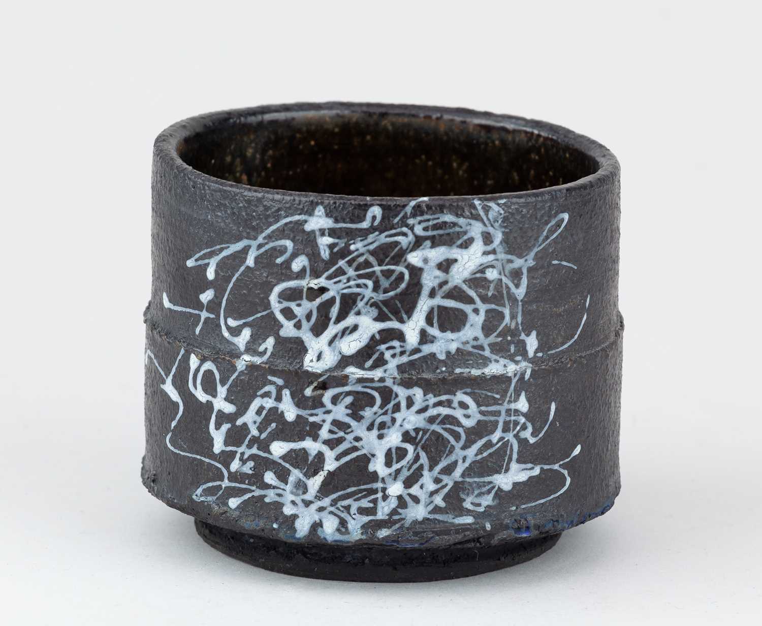 Lot 108 - DAN KELLY (born 1953); a stoneware yunomi...