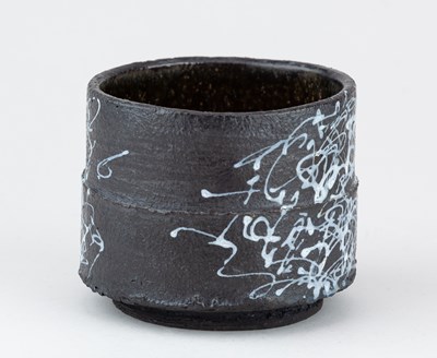 Lot 108 - DAN KELLY (born 1953); a stoneware yunomi...