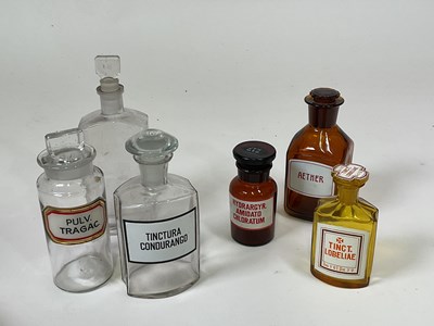 Lot 8 - A quantity of 19th century apothecary bottles...