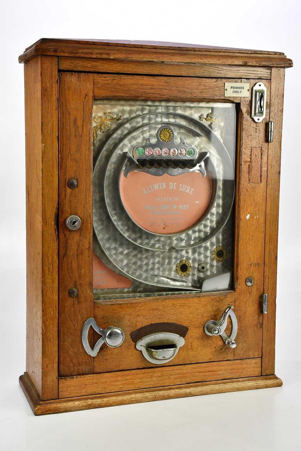 Lot 1511 - ALLWIN DE LUXE AMUSEMENT; an oak cased penny...