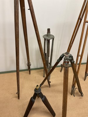 Lot 31 - Five various tripod stands of varying sizes,...