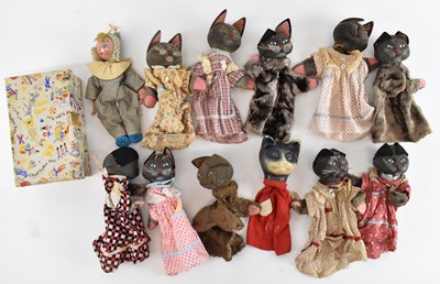 Lot 464 - A quantity of assorted vintage puppets.