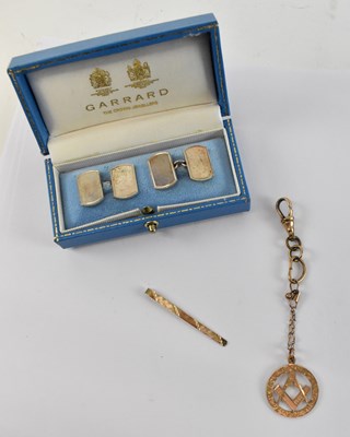 Lot 747 - GARRARD & CO LTD; a cased pair of hallmarked...