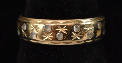 Lot 746 - A 9ct yellow gold ring, size O, approx 2.9g.