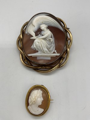 Lot 495 - A large Victorian cameo brooch depicting Leda...