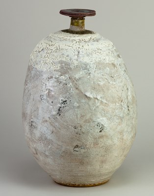 Lot 666 - ROBIN WELCH (1936-2019); an ovoid stoneware...