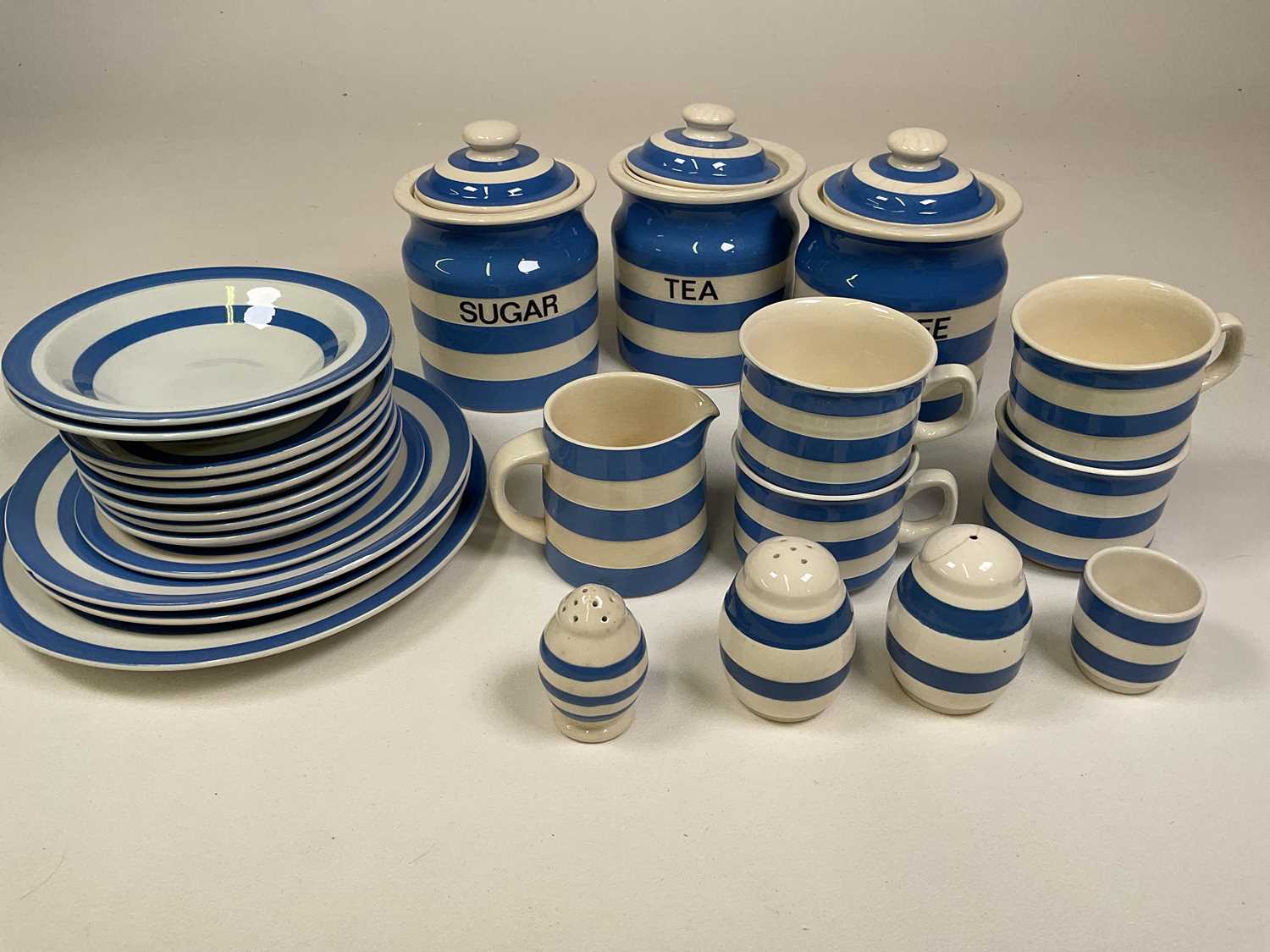 Cornishware Table Setting Lot 205 - T G GREEN; a quantity Cornishware including