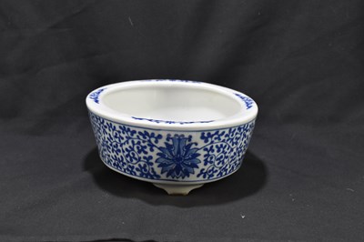 Lot 553 - A modern Chinese blue and white ceramic...