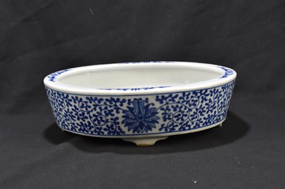 Lot 553 - A modern Chinese blue and white ceramic...