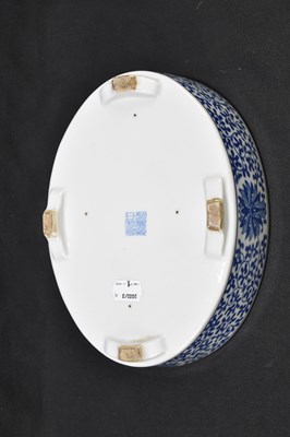 Lot 553 - A modern Chinese blue and white ceramic...