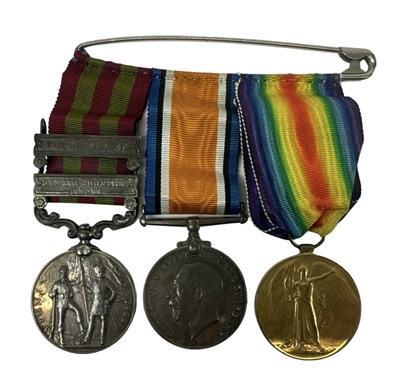 Lot 398 - A pair of WWI medals comprising the British...