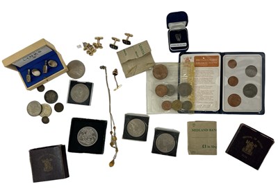 Lot 847 - A group of sundry coinage including...