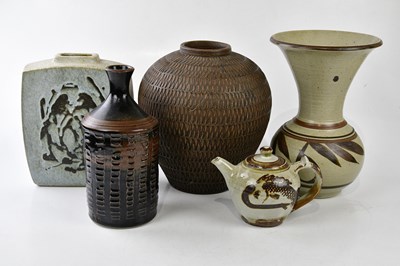 Lot 1381 - A collection of studio ceramics to include a...