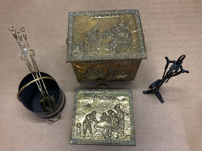Lot 134 - A quantity of brass items comprising fire...