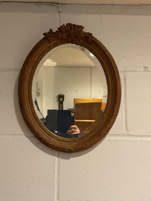 Lot 122 - A small gilt framed bevelled glass wall mirror,...