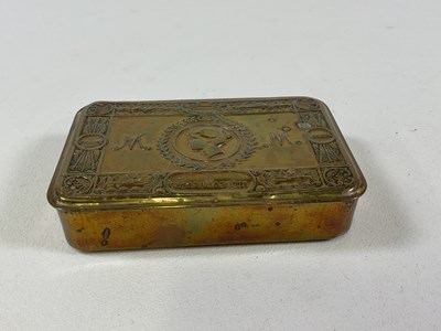 Lot 102 - A Queen Mary WWI Christmas tin containing card,...