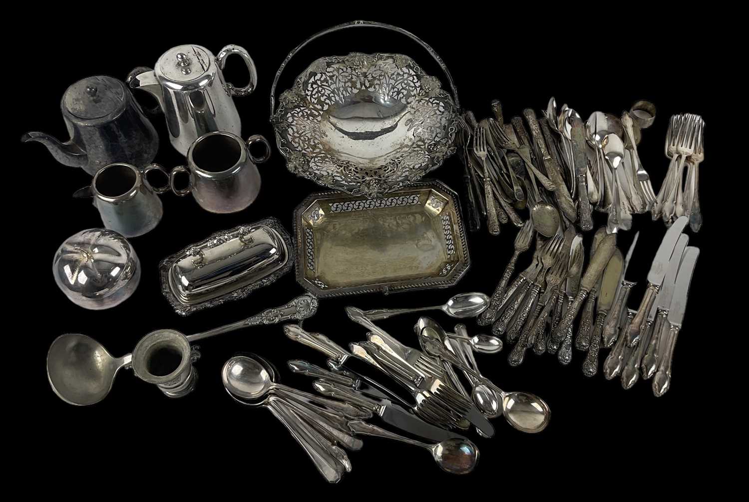 Lot 585 - A large quantity of silver plated items,