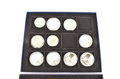 Lot 680 - A quantity of commemorative coins comprising...