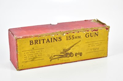 Lot 301 - BRITAINS SOLDIERS; a diecast model 155mm gun,...