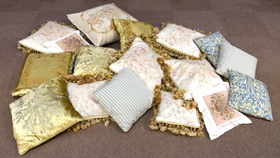 Lot 123 - Seventeen modern cushions including floral...