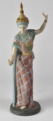 Lot 372 - LLADRÓ; a Siamese female dancer figure on...