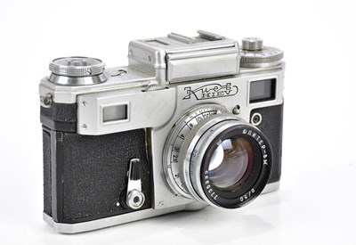 Lot 452 - KIEV; a Kiev 4 35mm film camera, serial number...