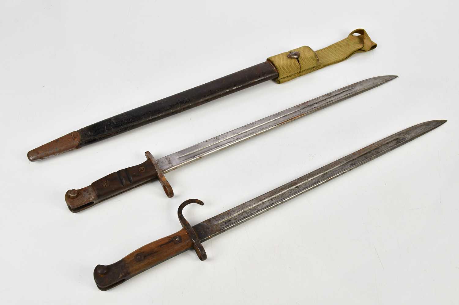 Lot 2558 - A Remington P14 bayonet, dated May 1917, with...