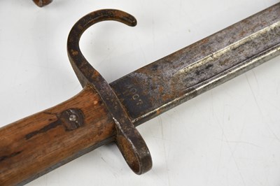 Lot 2558 - A Remington P14 bayonet, dated May 1917, with...
