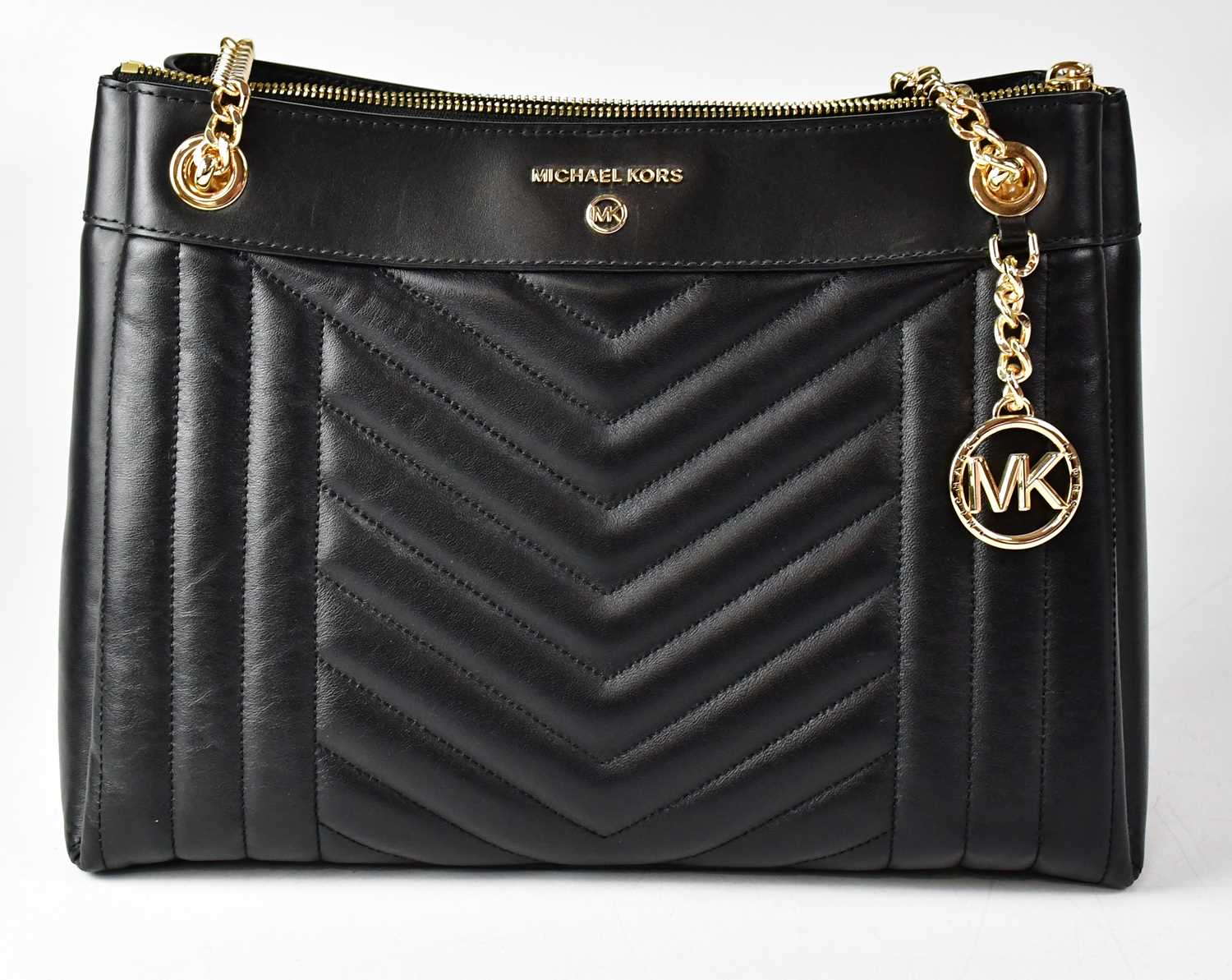 Lot 425 MICHAEL KORS; a 'Susan' quilted shoulder bag