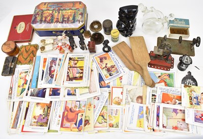 Lot 222 - A collectors' lot to include a bundle of...