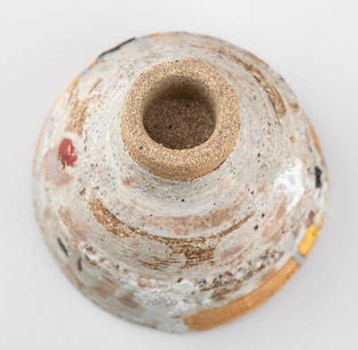 Lot 511 - ROBIN WELCH (1936-2019); a small stoneware...