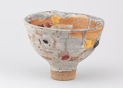 Lot 511 - ROBIN WELCH (1936-2019); a small stoneware...