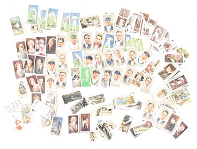 Lot 424 - A small quantity of loose cigarette cards.