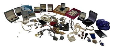 Lot 697 - A large quantity of costume jewellery...