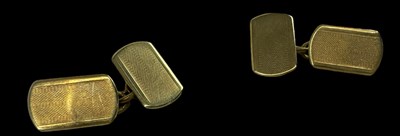 Lot 696 - A pair of 9ct yellow gold cufflinks, approx 6.6g.