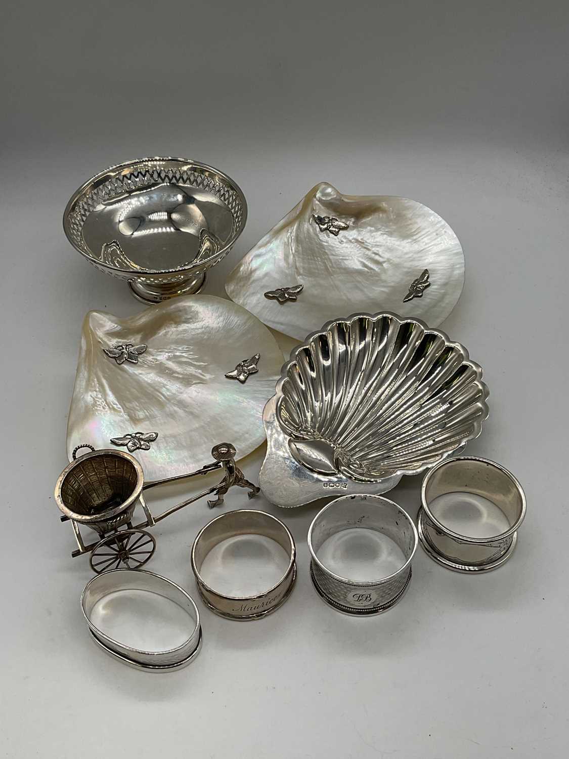 Lot 1058 - A group of small hallmarked silver items