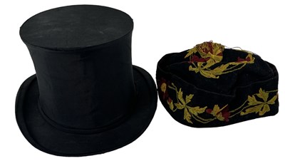 Lot 354 - AUSTIN REED LTD; a collapsible opera/top hat...