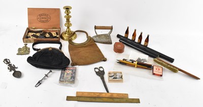 Lot 359 - A quantity of collectors' items, including...