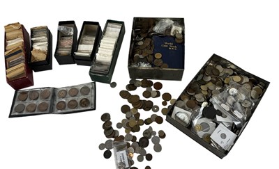 Lot 840 - A quantity of GB coinage, mainly pre-decimal,...