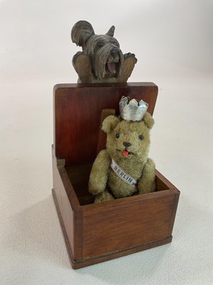 Lot 272 - ATTRIBUTED TO SCHUCO; a small teddy bear...