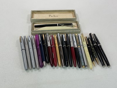 Lot 90 - A collection of vintage pens, both fountain...